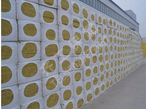 為了防止巖棉板掉落，應注意以下幾點